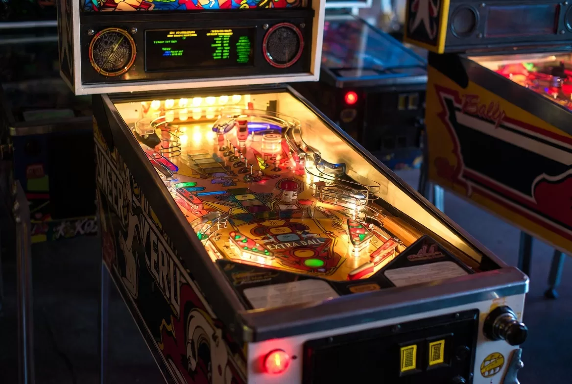 Classic vs Modern Arcade Pinball Machine: Which Is Better for Business?